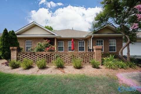 77 Valley Way Circle SE, Huntsville, AL 35802