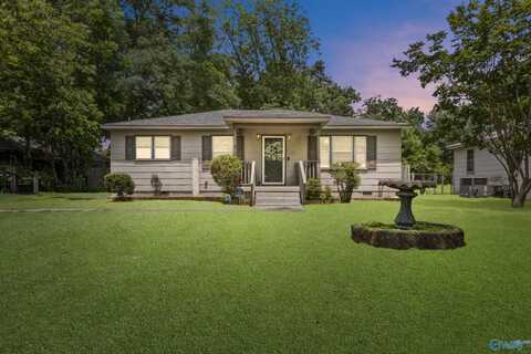 1304 Carridale Street SW, Decatur, AL 35601