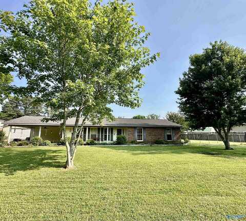 1212 Twin Lake Circle SW, Hartselle, AL 35640
