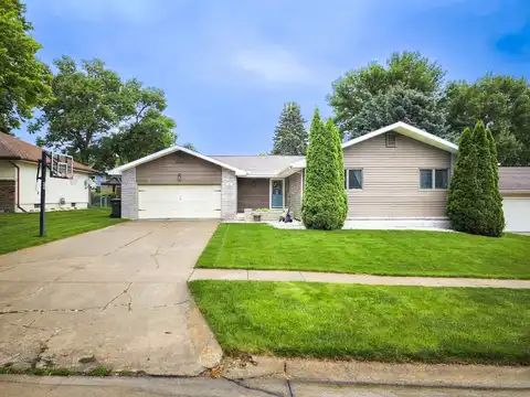 1902 N 18th St, Norfolk, NE 68701