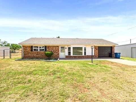 102 Wildwood Rd, Sweetwater, TX 79556
