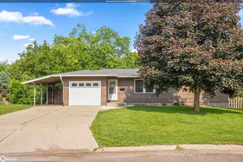 817 Roberts Terrace, Marshalltown, IA 50158