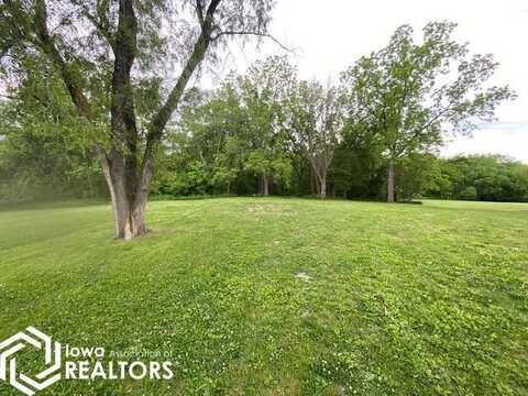 300 W Yocum Lane, Mount Pleasant, IA 52641