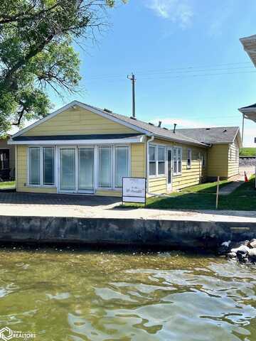 1881 Cornelia Drive, Clarion, IA 50525