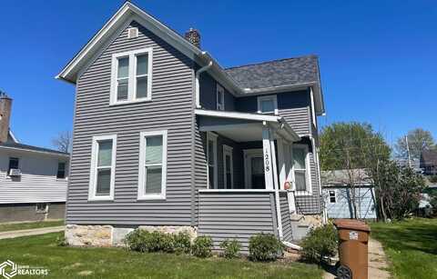 1208 Main Street, Grinnell, IA 50112