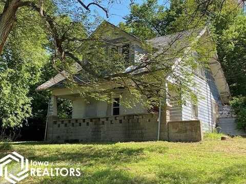 2774 Bluff Road, Hamburg, IA 51640