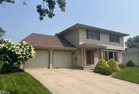 210 E 24th Street N, Newton, IA 50208