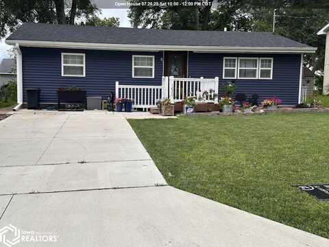 1820 S Coolidge Ave, Mason City, IA 50401