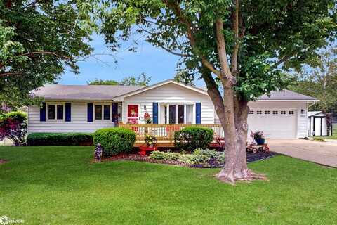202 Oak Avenue NE, Mitchellville, IA 50169