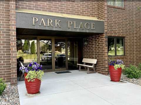2005 Spring Street, Grinnell, IA 50112