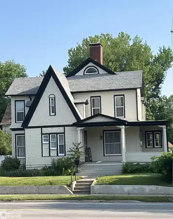 407 A Avenue E, Oskaloosa, IA 52577