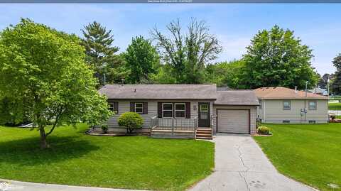 1615 W 7th Ave N, Clear Lake, IA 50428