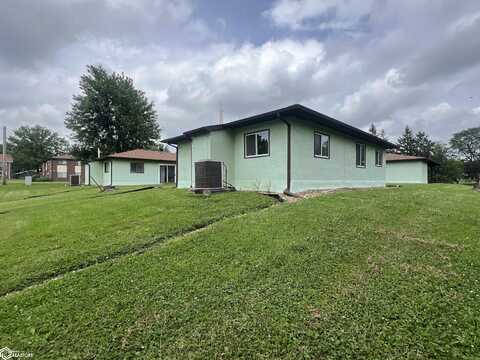 300 E Buchanan Avenue, Fairfield, IA 52556
