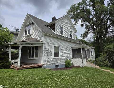 548 S 9Th Street, Burlington, IA 52601