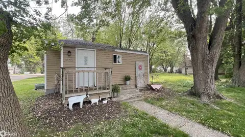 403 28th Street SW, Mason City, IA 50401