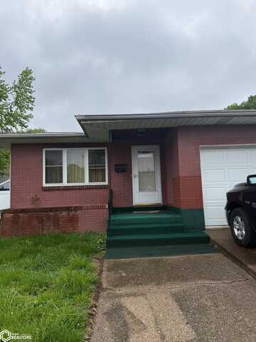 808 N 9Th Street, Burlington, IA 52601