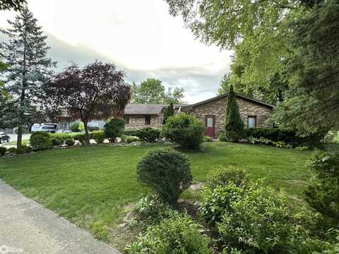 1 Golf Court, Burlington, IA 52601