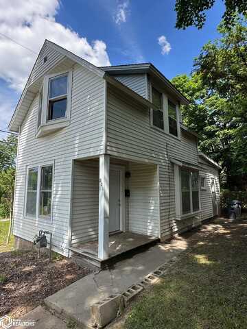 308 N MARSHALL Street, Burlington, IA 52601