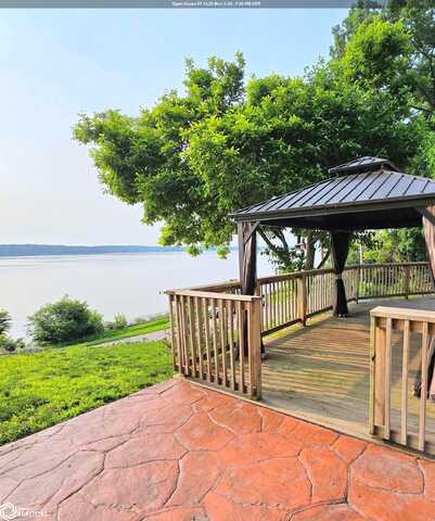 3575 Mississippi River Road, Keokuk, IA 52632