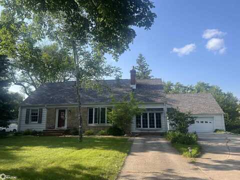 211 5th Ave. N., Humboldt, IA 50548