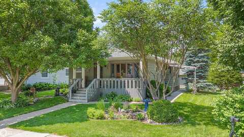 125 N 15th St, Clear Lake, IA 50428