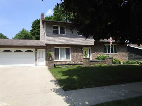 111 Slayton, Iowa Falls, IA 50126