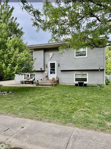 1204 N 6th St, Clear Lake, IA 50428