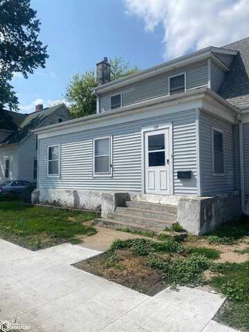 103 E Henry Street, Mount Pleasant, IA 52641