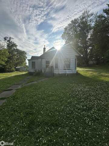213 Grand Avenue W, Ottumwa, IA 52501