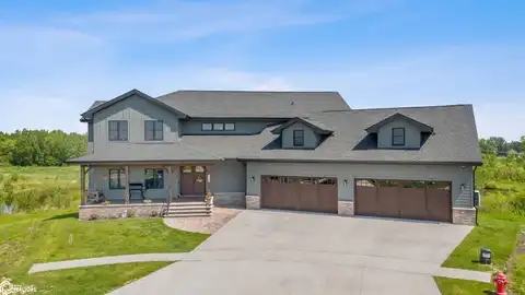100 Coventry Ct, Clear Lake, IA 50428