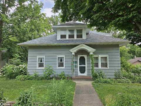 1108 C Avenue E, Oskaloosa, IA 52577