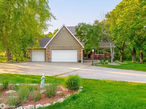 30 Burr Oak Lane, Mason City, IA 50401