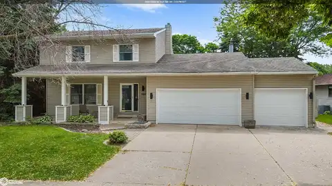 900 Knollwood Lane, Mason City, IA 50401