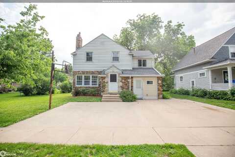 716 S Jones Street, Algona, IA 50511