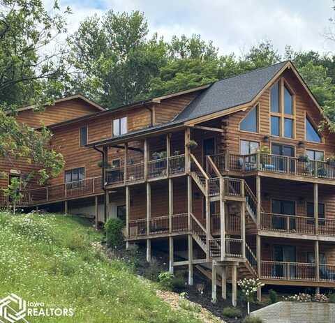 4212 W Lakeshore Drive, Brooklyn, IA 52211