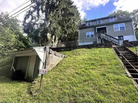 8 Hillside Drive, Fairmont, WV 26554