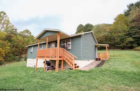 2081 Plum Run Road, Mannington, WV 26582