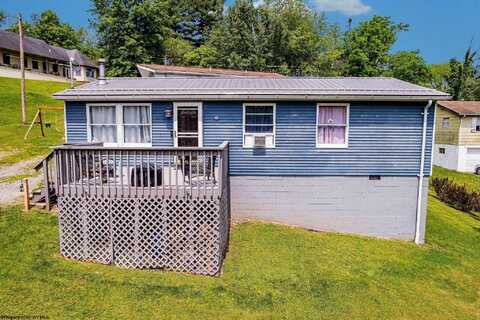 62 W Fifth Street, Westover, WV 26501