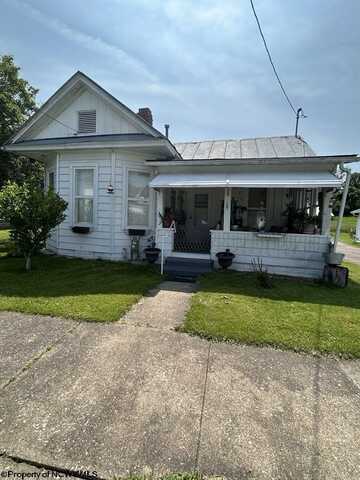 19 Pinnell Street, Buckhannon, WV 26201