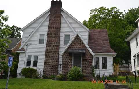 567 Center Avenue, Weston, WV 26452