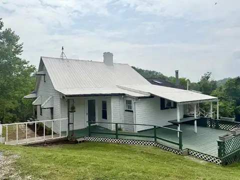 223 Vinegar Hill Road, Fairmont, WV 26554