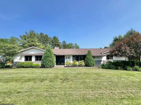 13 Village Park Drive, Morgantown, WV 26508