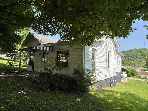 300 Brown Avenue, Belington, WV 26250