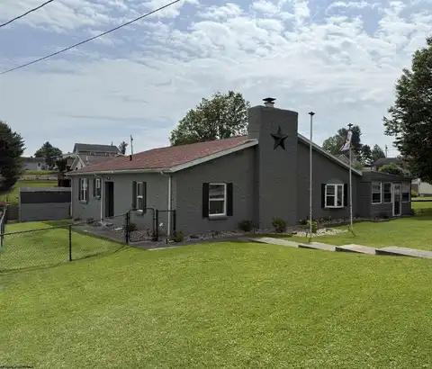 28 Fairway Lane, Fairmont, WV 26554