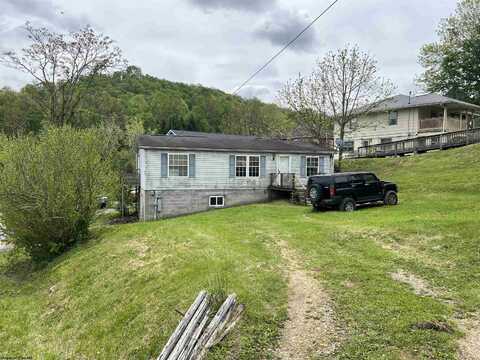 209 Thomas Avenue, Nutter Fort, WV 26301