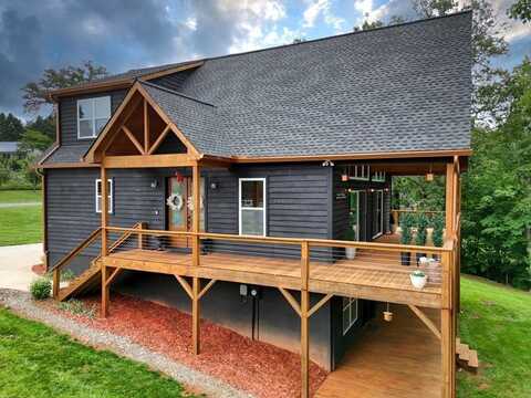 784 Sneaking Creek Drive, Hayesville, NC 28904