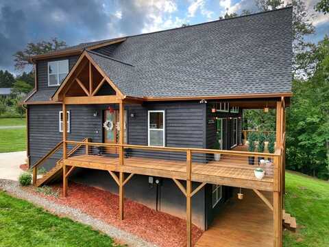 784 Sneaking Creek Drive, Hayesville, NC 28904