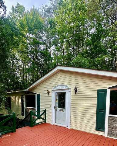 125 Barnes Chapel Road, Blue Ridge, GA 30513