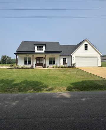 218 Robert Lee Dr., Booneville, MS 38829