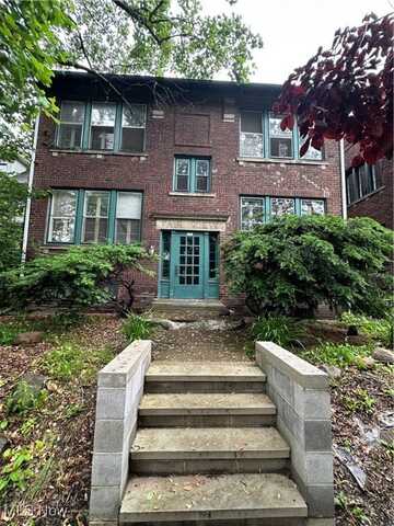 2276 Grandview Avenue, Cleveland Heights, OH 44106